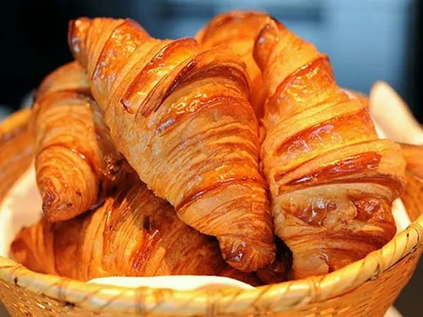 Cách làm bánh sừng bò (croissant) thơm ngon tại nhà