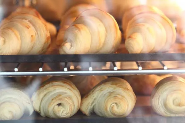 Cách làm bánh sừng bò (croissant) thơm ngon tại nhà