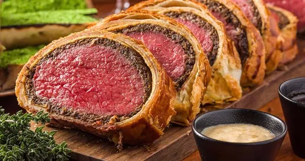 Cách làm bò Wellington chuẩn ngon như nhà hàng 5 sao