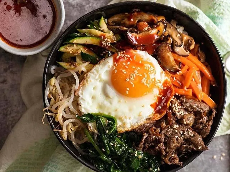 Cách làm cơm trộn Hàn Quốc – Bibimbap ngon như ngoài hàng