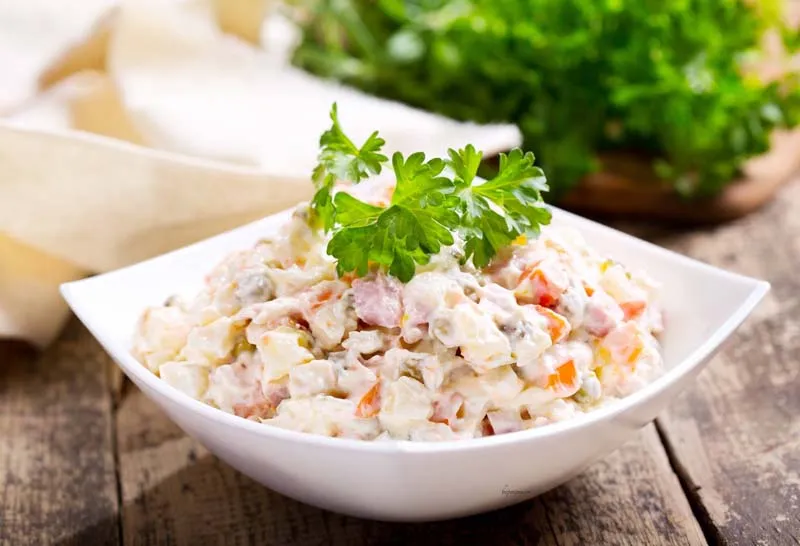 Cách làm Salad Nga chuẩn vị tại nhà