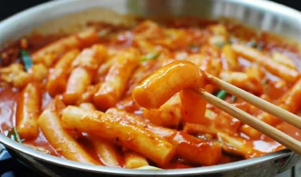 Cách làm Tokbokki chuẩn vị Hàn Quốc đơn giản tại nhà