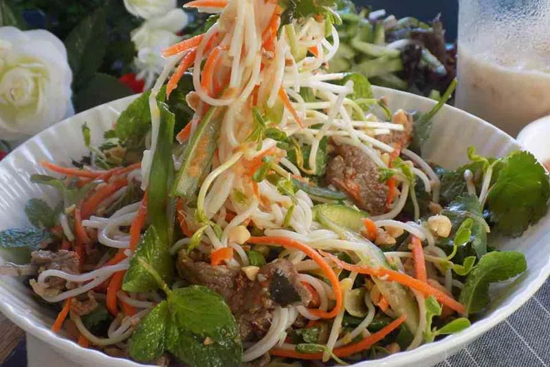 Cuối tuần làm salad thịt bò ngon hết nấc, chồng con tấm tắc