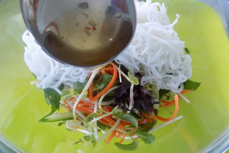 Cuối tuần làm salad thịt bò ngon hết nấc, chồng con tấm tắc