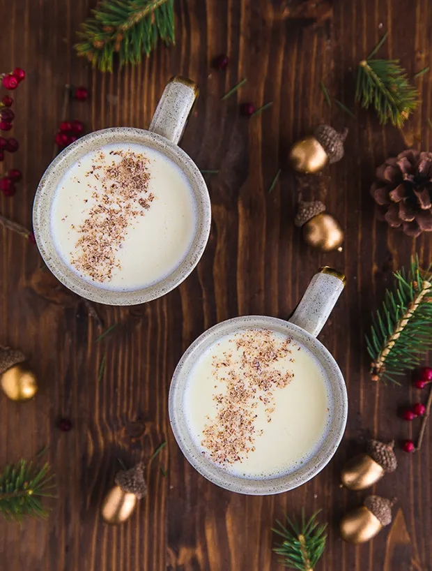 Học cách pha cocktail trứng eggnog đúng chuẩn Giáng sinh