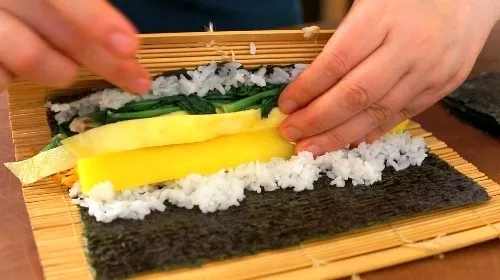 Kimbap Hàn Quốc đơn giản, tuyệt ngon