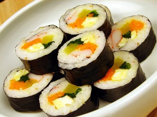 Kimbap Hàn Quốc đơn giản, tuyệt ngon