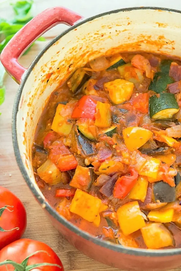 Làm món Ratatouille của chú chuột Remy chẳng cần đến lò nướng